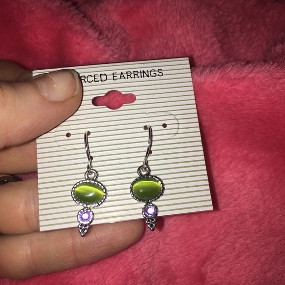 Gorgeous earrings NWT - Picture 6 of 6